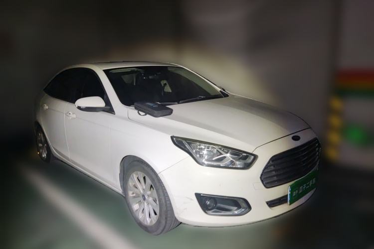 Used Ford Escort 2015 1.5L Automatic Fashion Model Front Right 45 Deg