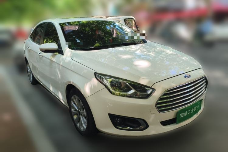 Used Ford Escort 2015 1.5L Automatic Fashion Model Front Right 45 Deg
