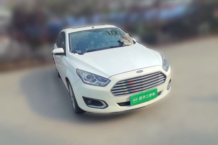 Used Ford Escort 2015 1.5L Automatic Fashion Model Front Right 45 Deg