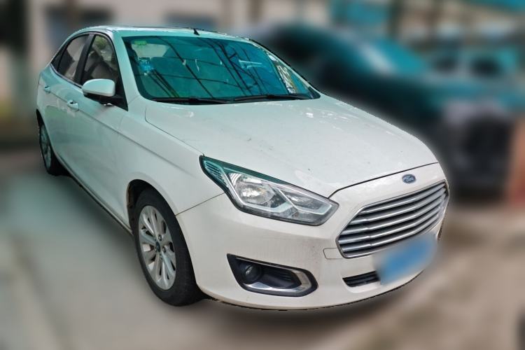 Used Ford Escort 2015 1.5L Automatic Fashion Model Front Right 45 Deg