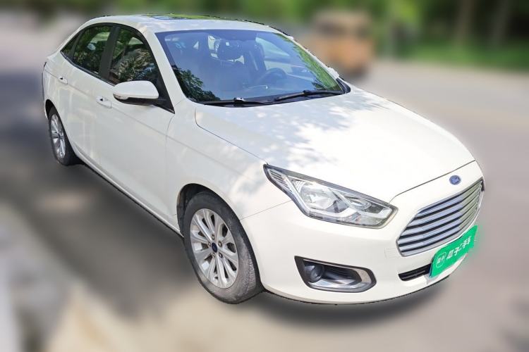 Used Ford Escort 2015 1.5L Automatic Fashion Model Front Right 45 Deg