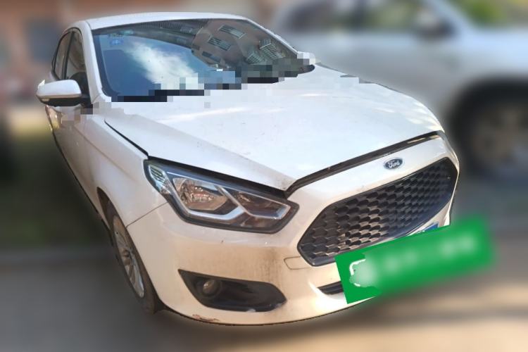 Used Ford Escort 2015 1.5L Manual Comfort Model Front Right 45 Deg