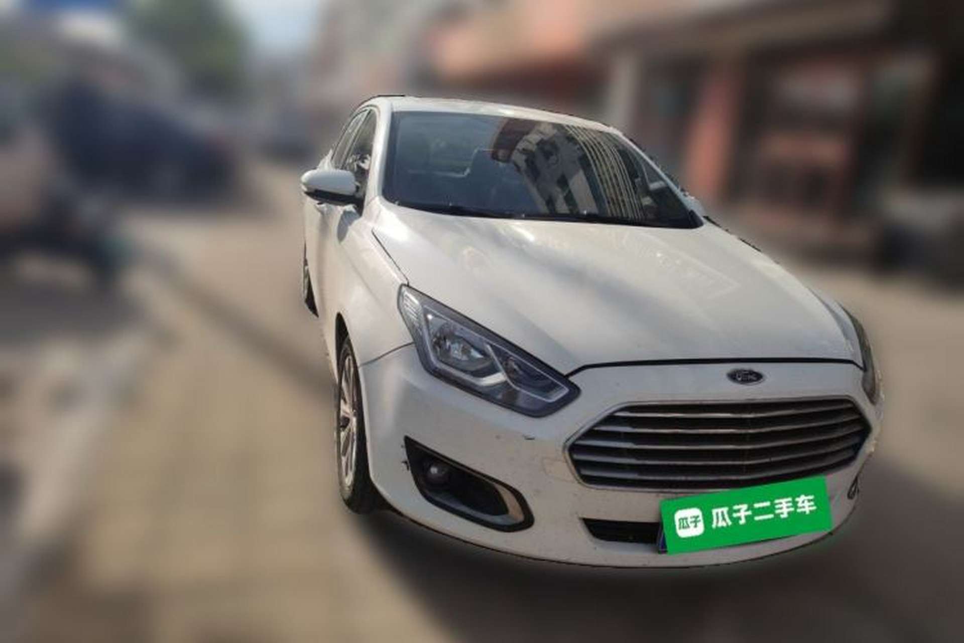 Used Ford Escort 2015 1.5L Automatic Fashion Model Front Right 45 Deg