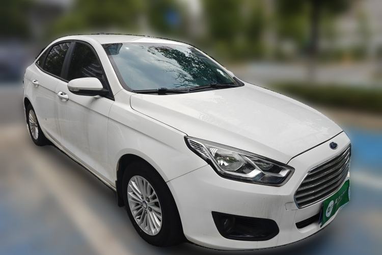 Used Ford Escort 2015 1.5L Automatic Comfort Edition Front Right 45 Deg