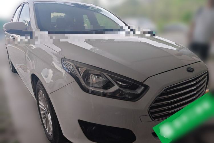Used Ford Escort 2015 1.5L Automatic Comfort Edition Front Right 45 Deg