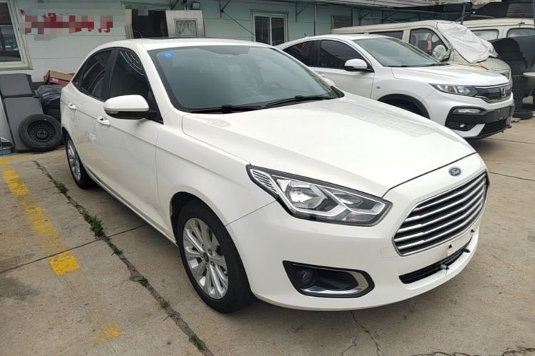 Used Ford Escort 2015 1.5L Automatic Fashion Model Front Right 45 Deg
