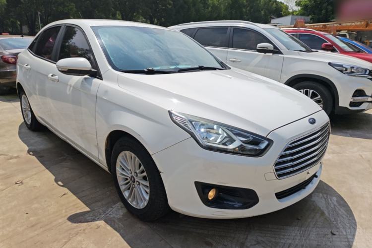 Used Ford Escort 2015 1.5L Manual Comfort Model Front Right 45 Deg