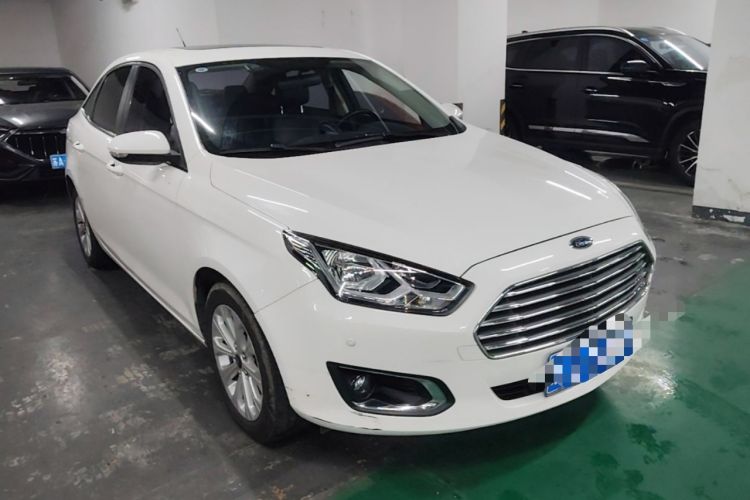 Used Ford Escort 2015 1.5L Automatic Fashion Model Front Right 45 Deg