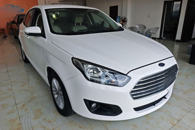 Used Ford Escort 2015 1.5L Manual Comfort Model Front Right 45 Deg