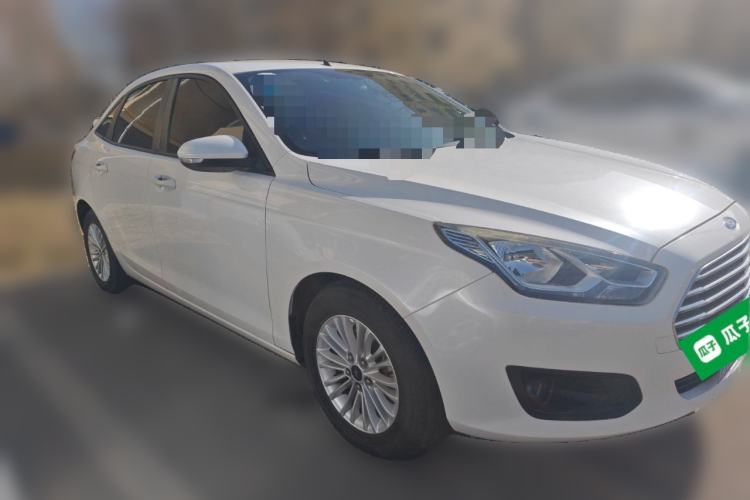 Used Ford Escort 2015 1.5L Automatic Comfort Edition Front Right 45 Deg