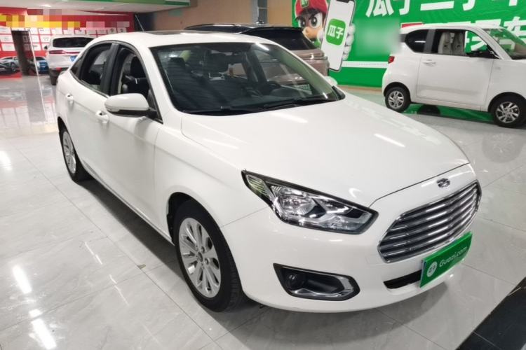 Used Ford Escort 2015 1.5L Automatic Fashion Model Front Right 45 Deg