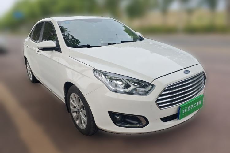 Used Ford Escort 2015 1.5L Automatic Fashion Model Front Right 45 Deg