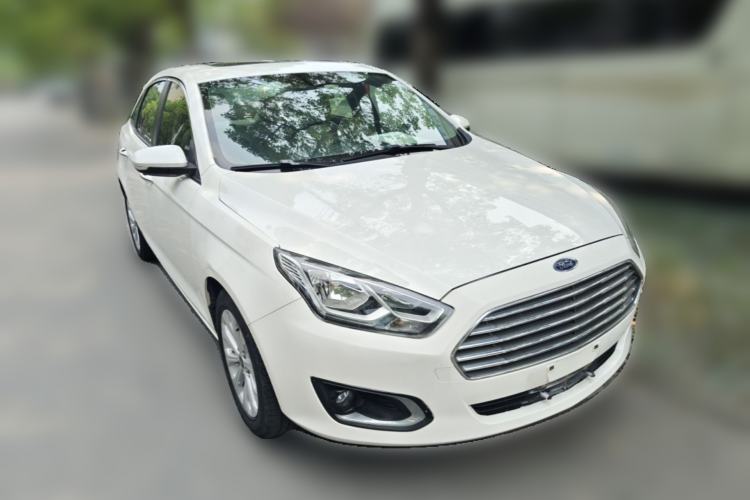 Used Ford Escort 2015 1.5L Automatic Fashion Model Front Right 45 Deg