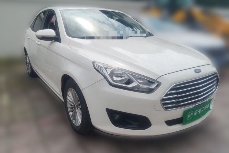 Used Ford Escort 2015 1.5L Manual Comfort Model Front Right 45 Deg