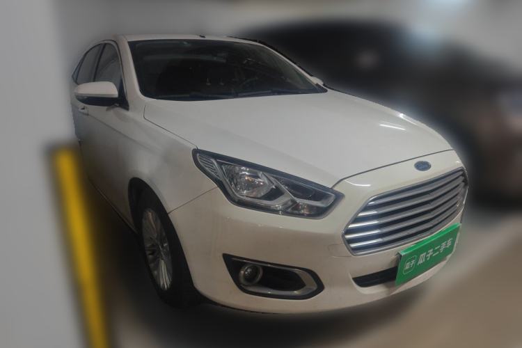 Used Ford Escort 2015 1.5L Automatic Comfort Edition Front Right 45 Deg
