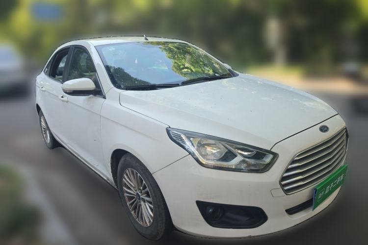 Used Ford Escort 2015 1.5L Manual Comfort Model Front Right 45 Deg