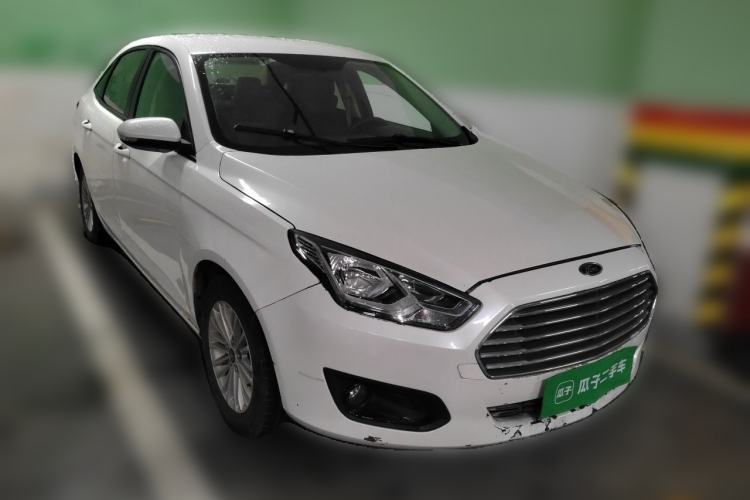 Used Ford Escort 2015 1.5L Automatic Comfort Edition Front Right 45 Deg