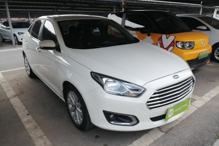 Used Ford Escort 2015 1.5L Automatic Fashion Model Front Right 45 Deg
