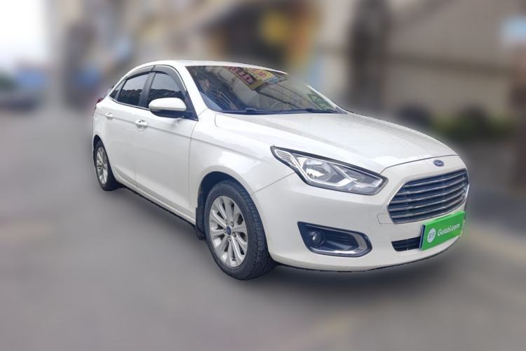 Used Ford Escort 2015 1.5L Automatic Fashion Model Front Right 45 Deg