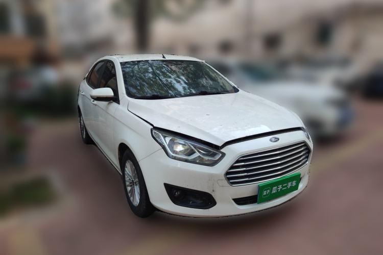 Used Ford Escort 2015 1.5L Automatic Comfort Edition Front Right 45 Deg