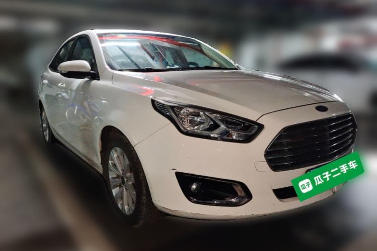 Used Ford Escort 2015 1.5L Automatic Fashion Model Front Right 45 Deg