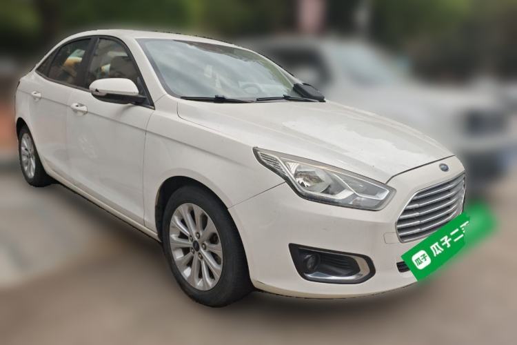 Used Ford Escort 2015 1.5L Automatic Fashion Model Front Right 45 Deg