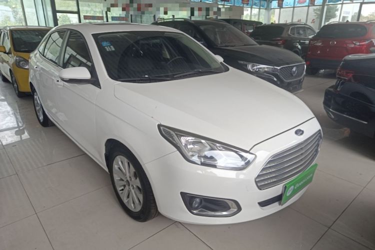 Used Ford Escort 2015 1.5L Automatic Fashion Model Front Right 45 Deg