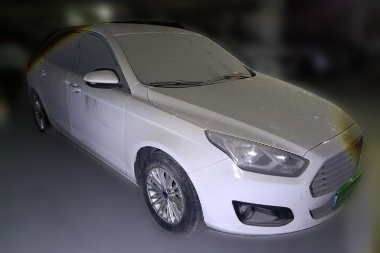 Used Ford Escort 2015 1.5L Automatic Fashion Model Front Right 45 Deg
