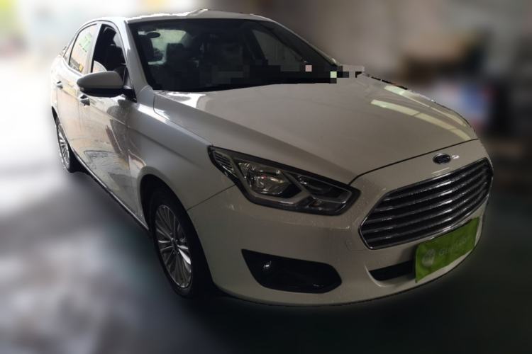 Used Ford Escort 2015 1.5L Automatic Comfort Edition Front Right 45 Deg