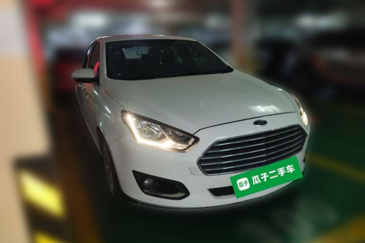 Used Ford Escort 2015 1.5L Automatic Fashion Model Front Right 45 Deg
