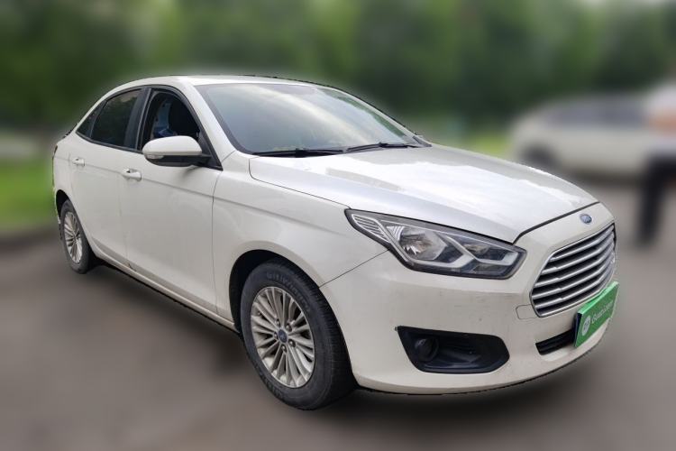 Used Ford Escort 2015 1.5L Automatic Comfort Edition Front Right 45 Deg