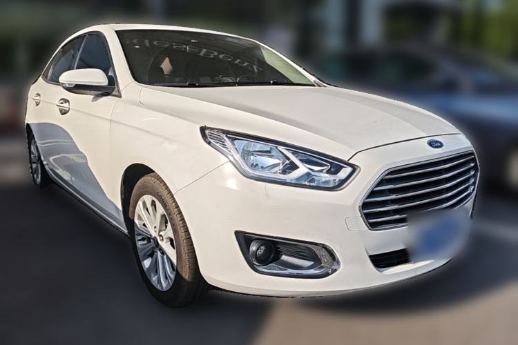 Used Ford Escort 2015 1.5L Automatic Fashion Model Front Right 45 Deg