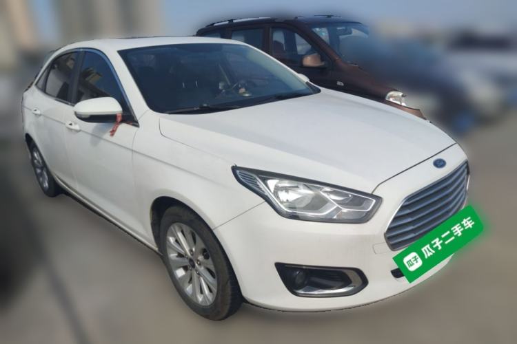 Used Ford Escort 2015 1.5L Automatic Fashion Model Front Right 45 Deg