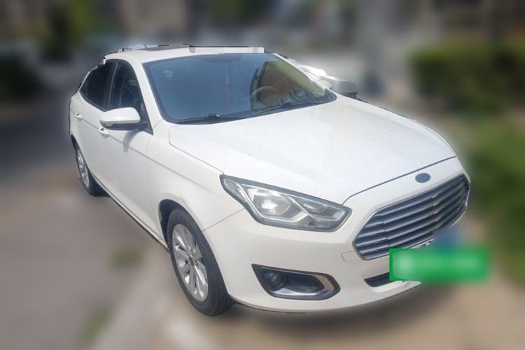 Used Ford Escort 2015 1.5L Automatic Fashion Model Front Right 45 Deg