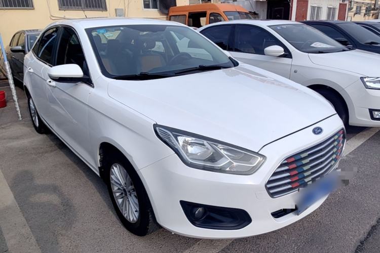 Used Ford Escort 2015 1.5L Manual Comfort Model Front Right 45 Deg