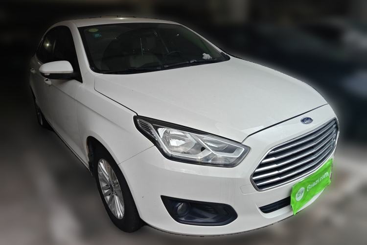 Used Ford Escort 2015 1.5L Automatic Comfort Edition Front Right 45 Deg