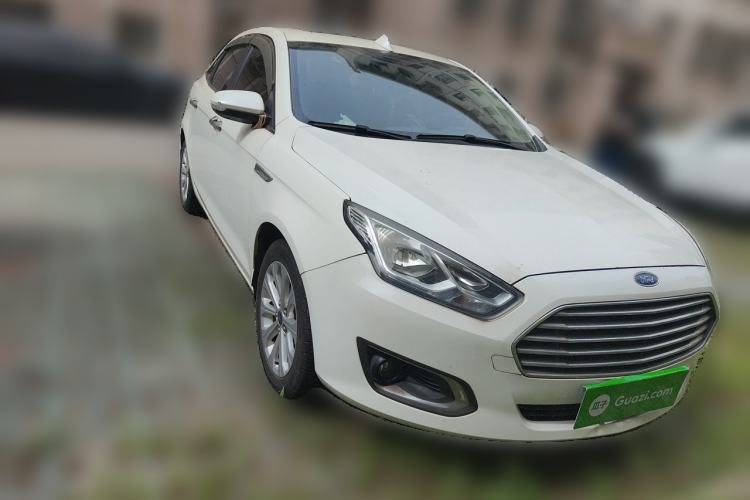 Used Ford Escort 2015 1.5L Automatic Fashion Model Front Right 45 Deg