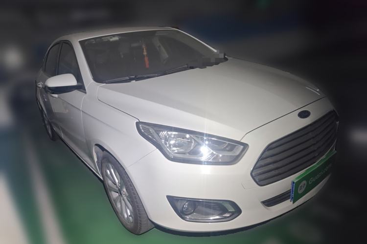 Used Ford Escort 2015 1.5L Automatic Fashion Model Front Right 45 Deg