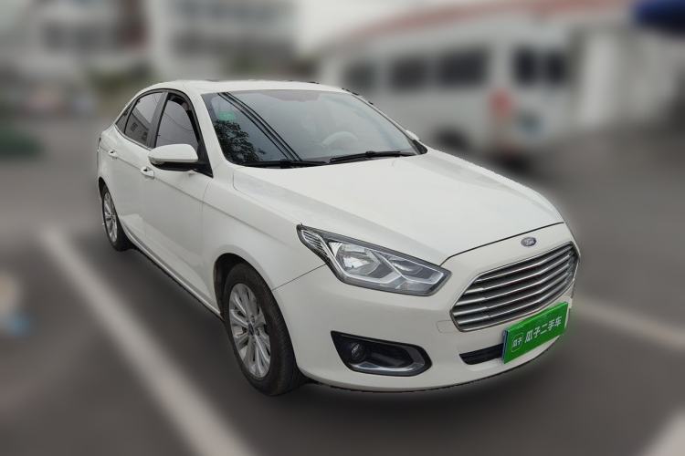Used Ford Escort 2015 1.5L Automatic Fashion Model Front Right 45 Deg