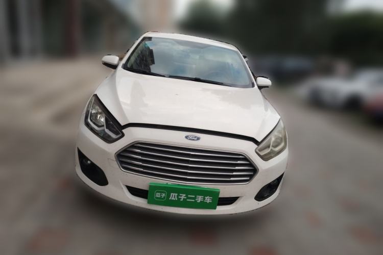 Used Ford Escort 2015 1.5L Manual Comfort Model Front Right 45 Deg