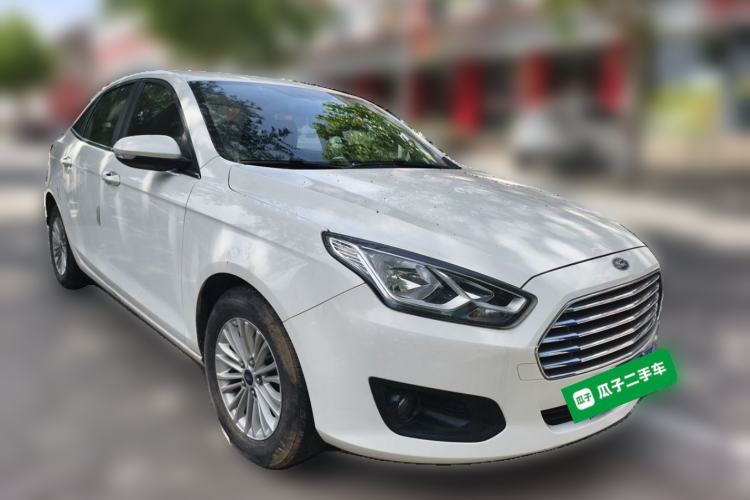 Used Ford Escort 2015 1.5L Manual Comfort Model Front Right 45 Deg