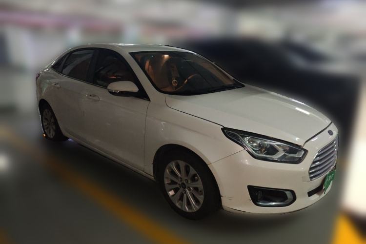 Used Ford Escort 2015 1.5L Automatic Fashion Model Front Right 45 Deg
