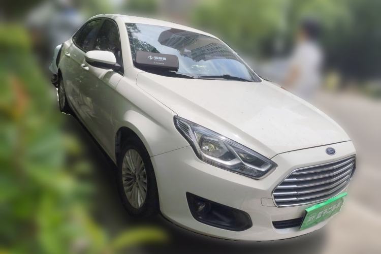 Used Ford Escort 2015 1.5L Automatic Comfort Edition Front Right 45 Deg