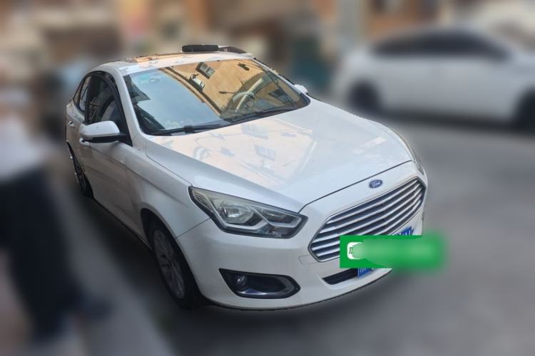 Used Ford Escort 2015 1.5L Automatic Fashion Model Front Right 45 Deg