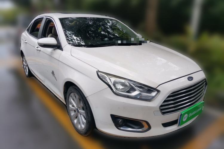 Used Ford Escort 2015 1.5L Automatic Fashion Model Front Right 45 Deg