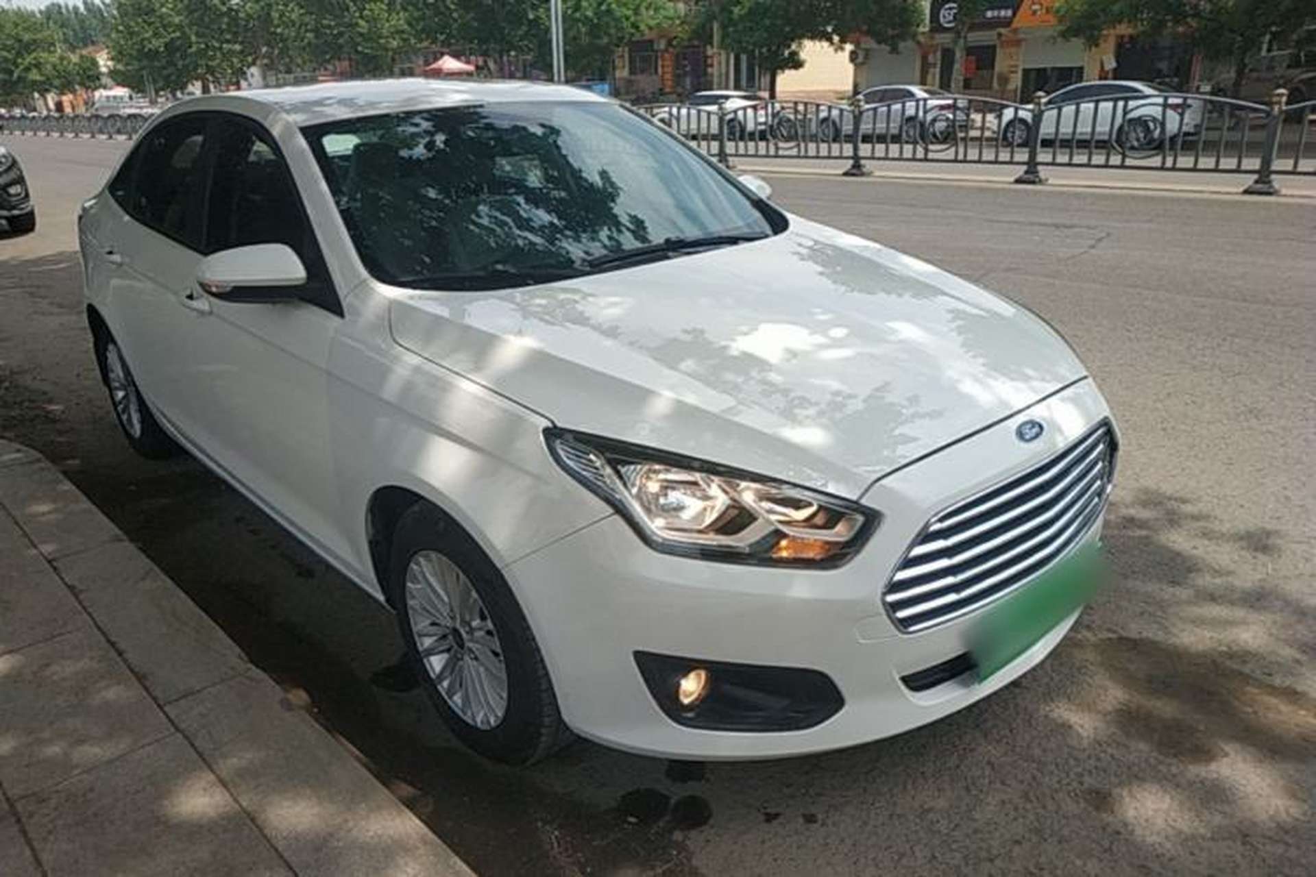 Used Ford Escort 2015 1.5L Automatic Comfort Edition Front Right 45 Deg