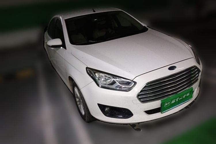 Used Ford Escort 2015 1.5L Automatic Comfort Edition Front Right 45 Deg