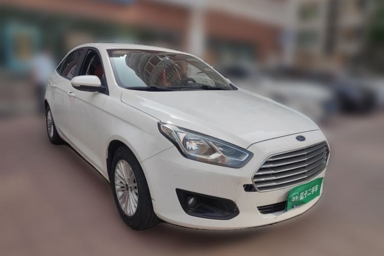 Used Ford Escort 2015 1.5L Manual Comfort Model Front Right 45 Deg
