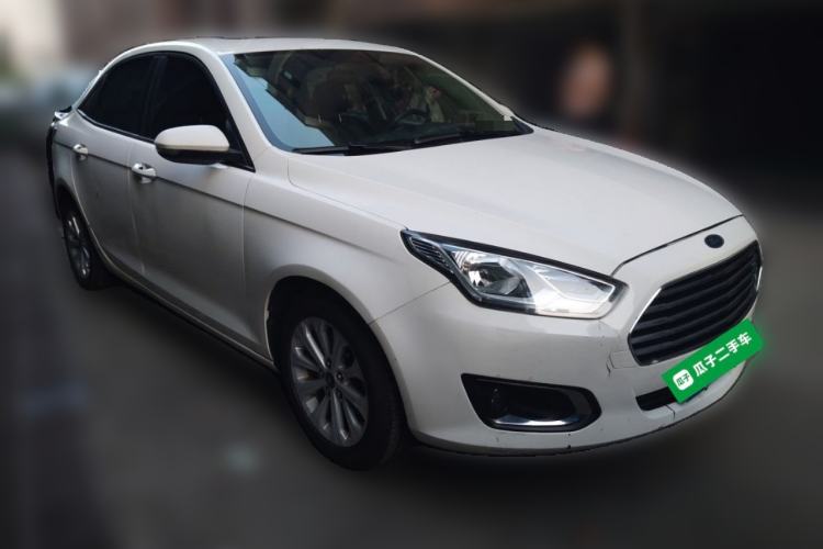 Used Ford Escort 2015 1.5L Automatic Fashion Model Front Right 45 Deg
