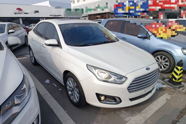 Used Ford Escort 2015 1.5L Automatic Fashion Model Front Right 45 Deg